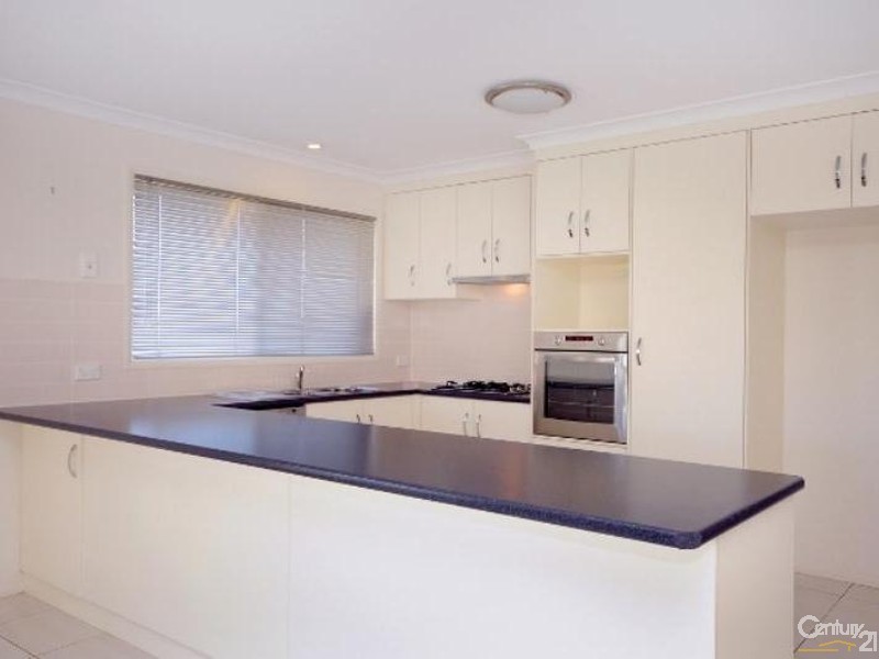 10 Moorina Drive, Harristown QLD 4350