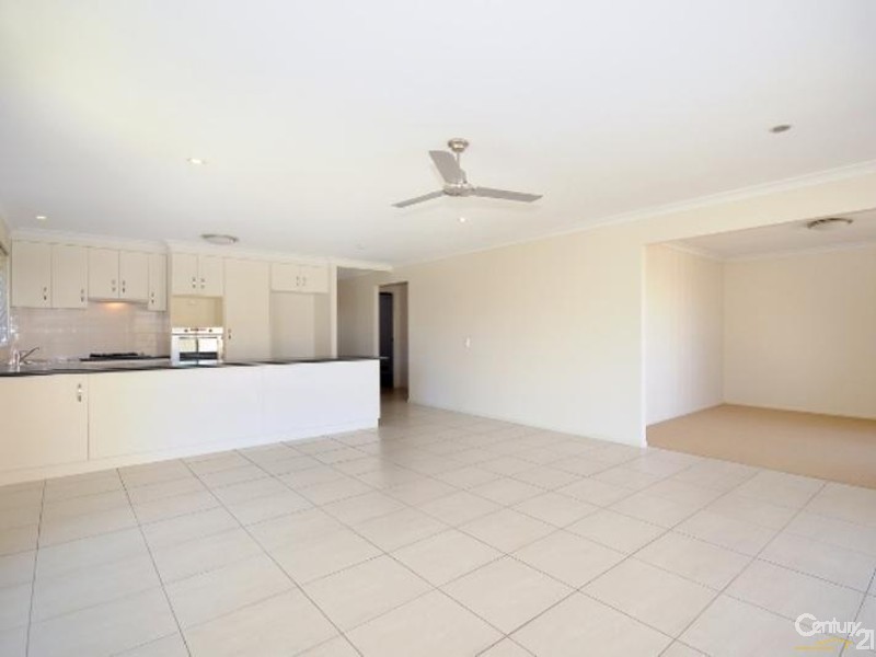 10 Moorina Drive, Harristown QLD 4350
