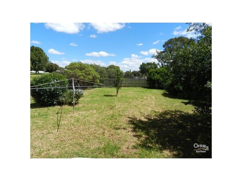 10 Charter Crescent, Rockville QLD 4350