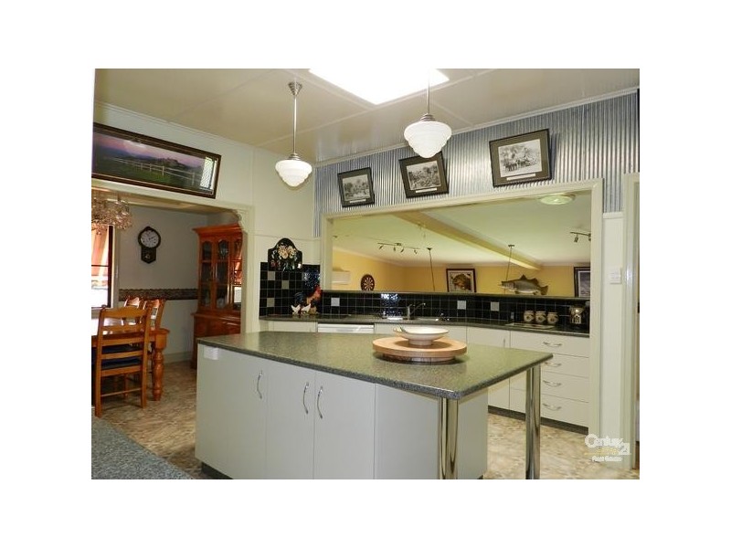 9 Duncraggon Street, South Toowoomba QLD 4350