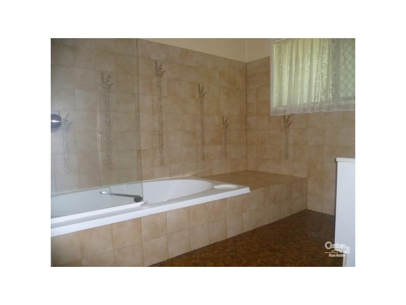 24 Shorelands drive, Withcott QLD 4352