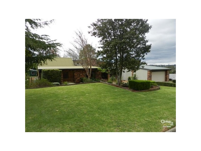 5 Lorna Court, Centenary Heights QLD 4350