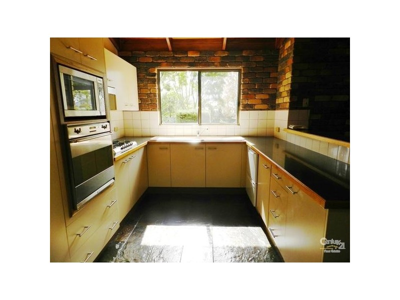 5 Lorna Court, Centenary Heights QLD 4350