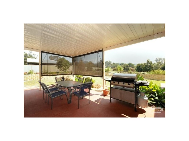 7 Biggs Road, Withcott QLD 4352