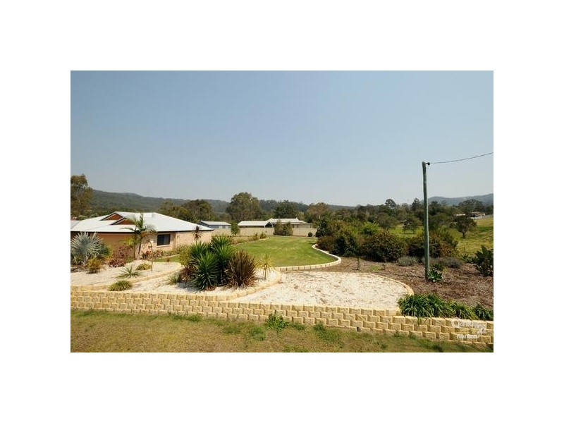 7 Biggs Road, Withcott QLD 4352