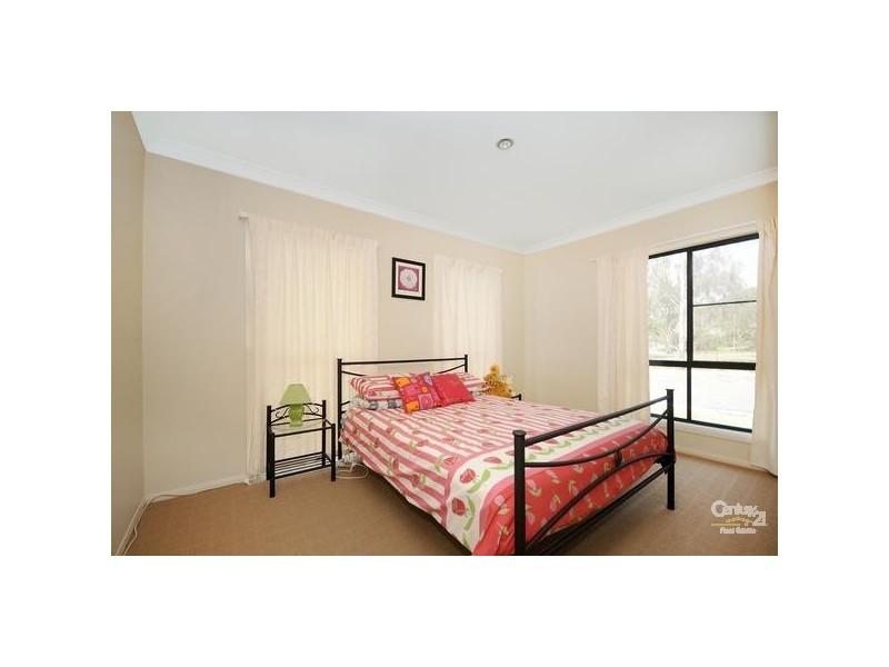 7 Biggs Road, Withcott QLD 4352