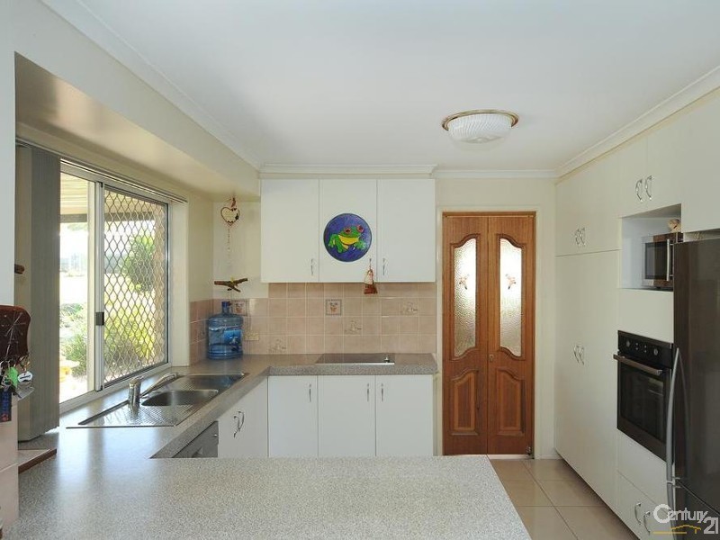 8 Crockers Road, Westbrook QLD 4350