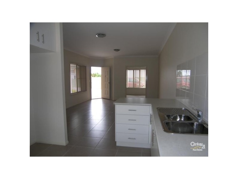 2/38a Cortess Street, Harristown QLD 4350