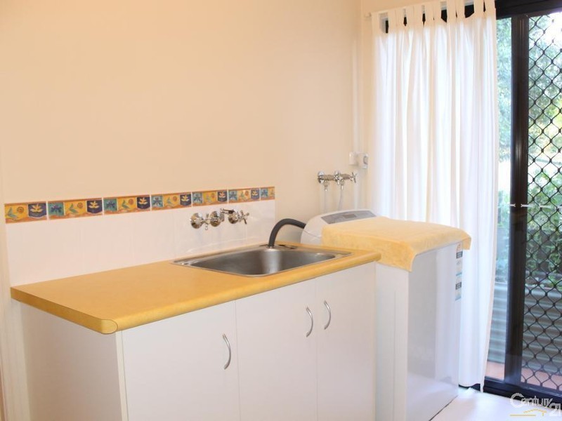 3/9 Albert Street, Newtown QLD 4350