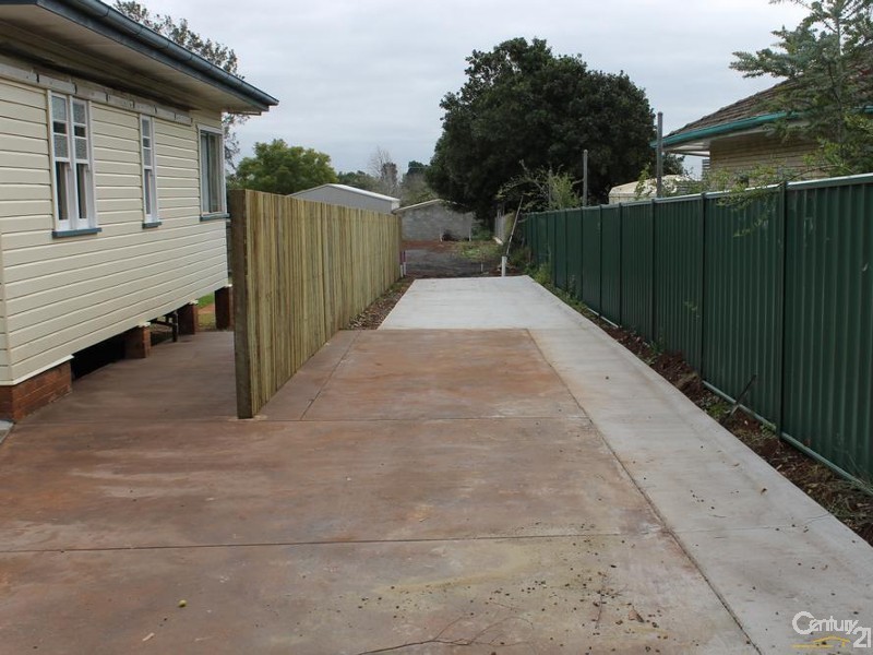 3 Warwick Street, Harristown QLD 4350