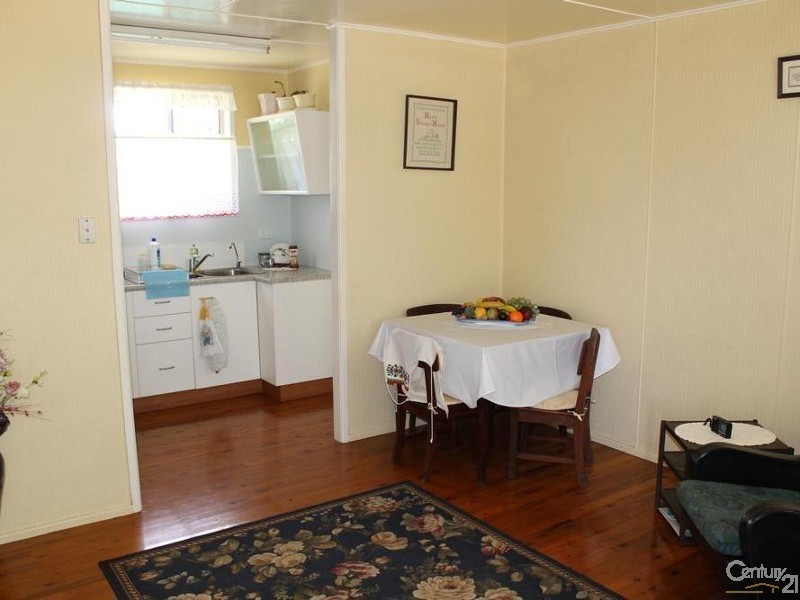 4/14  Ascot Street, Newtown QLD 4350