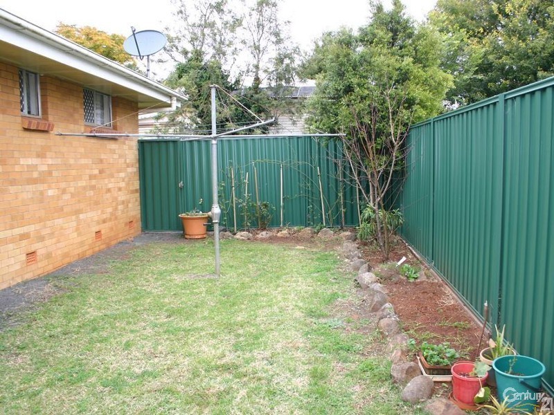 4/14  Ascot Street, Newtown QLD 4350