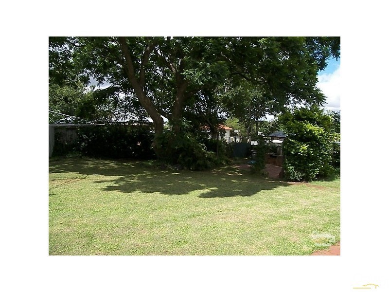 2 Maple Street, East Toowoomba QLD 4350