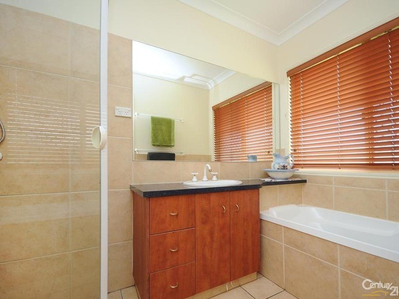 9 Federation Drive, Highfields QLD 4352