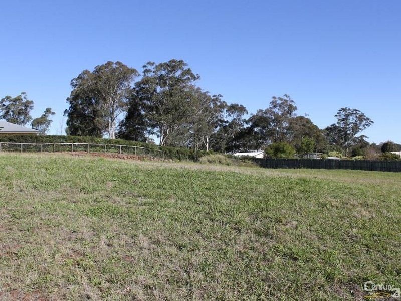 11 Kimdon Crescent, Highfields QLD 4352