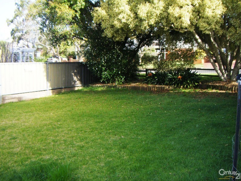 20 Hillside Street, Newtown QLD 4350