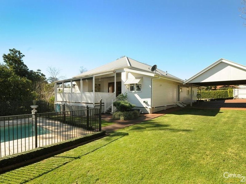 31 Curzon Street, East Toowoomba QLD 4350
