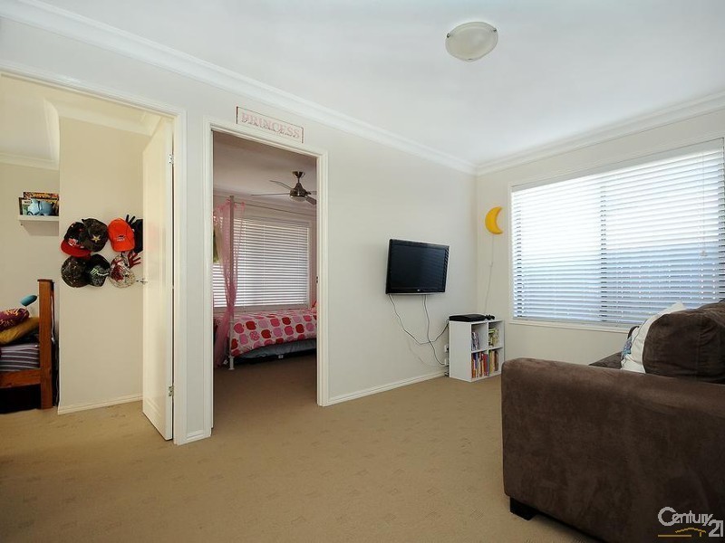 6 Beardsworth Court, Middle Ridge QLD 4350