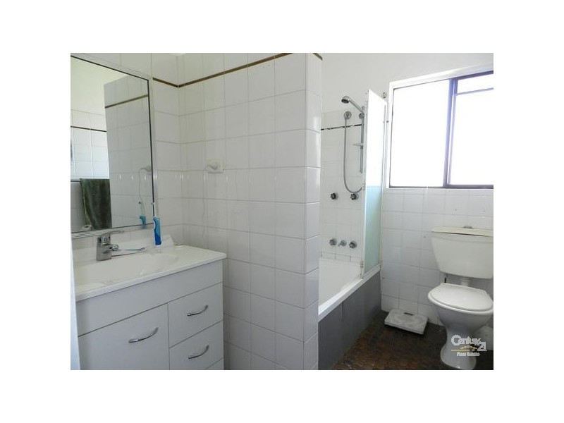 4/67 Taylor Street, Newtown QLD 4350