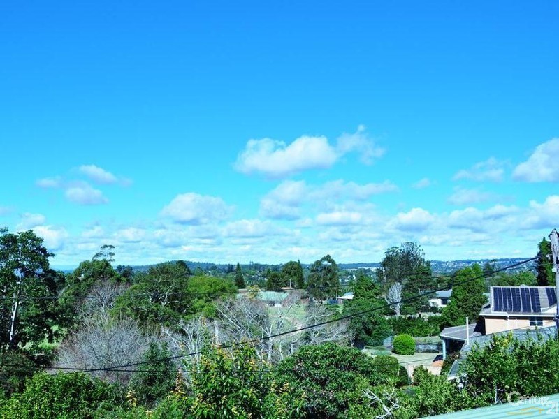 5 Owen Street, Mount Lofty QLD 4350