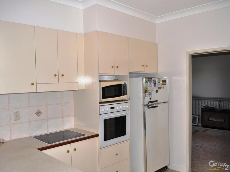 5 Owen Street, Mount Lofty QLD 4350