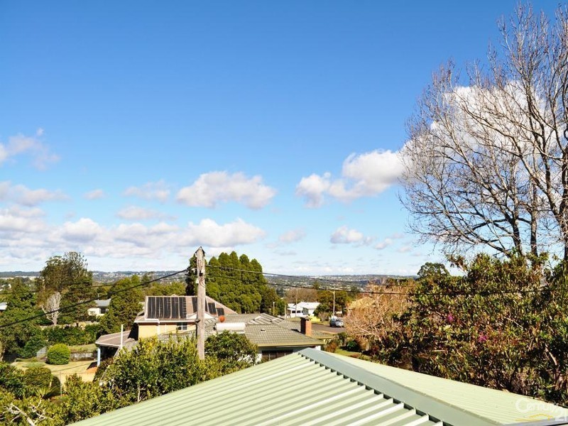 5 Owen Street, Mount Lofty QLD 4350