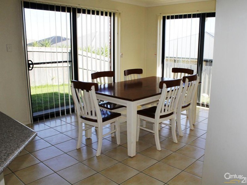 9 Wareena Crescent, Glenvale QLD 4350