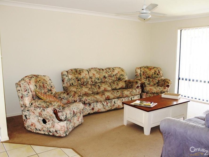 9 Wareena Crescent, Glenvale QLD 4350