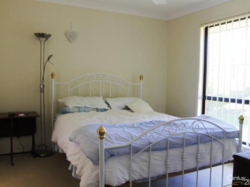 9 Wareena Crescent, Glenvale QLD 4350