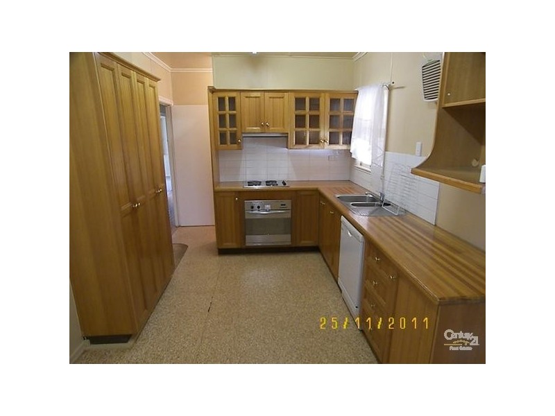 17 Tynedale Avenue, Newtown QLD 4350