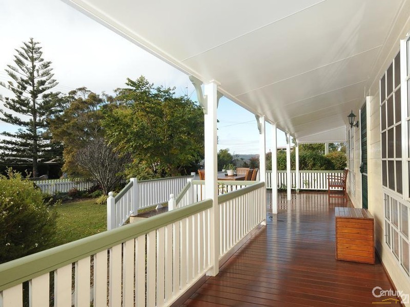 13 Tower Crescent, Gowrie Junction QLD 4352