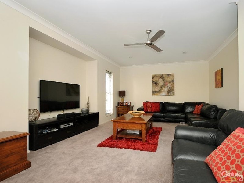 1 Bass Street, Cabarlah QLD 4352