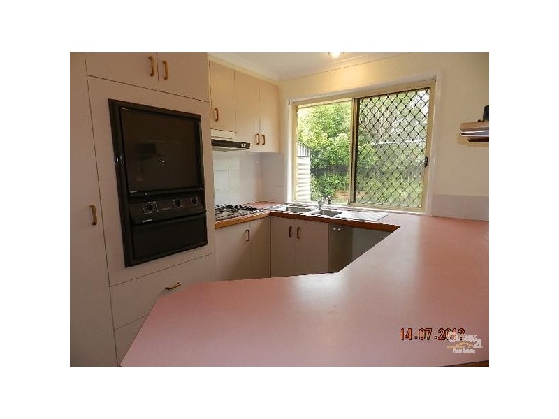 1/16 Ruth Street, Centenary Heights QLD 4350