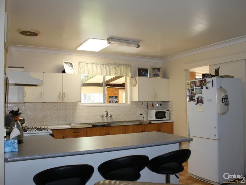 33 Knockator Crescent, Centenary Heights QLD 4350