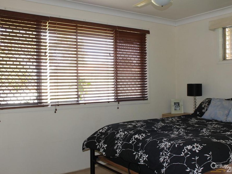 33 Knockator Crescent, Centenary Heights QLD 4350