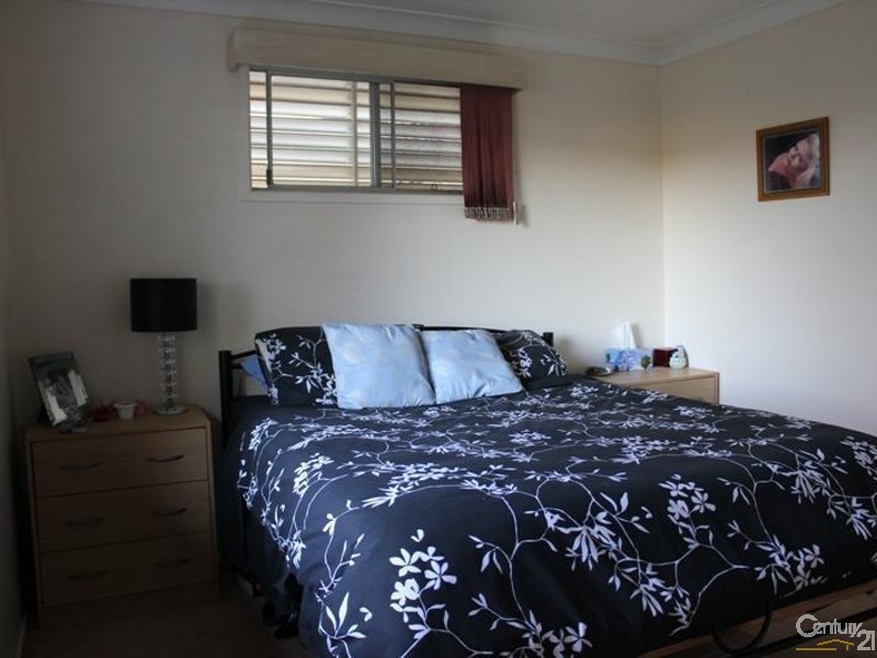 33 Knockator Crescent, Centenary Heights QLD 4350