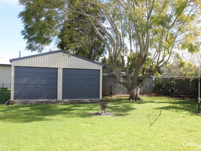 33 Knockator Crescent, Centenary Heights QLD 4350