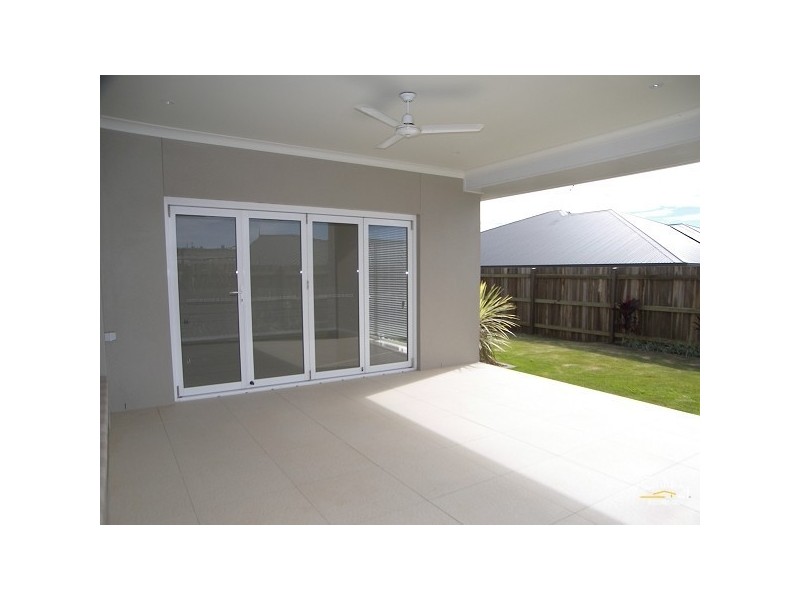 18 Pugh Street, Middle Ridge QLD 4350