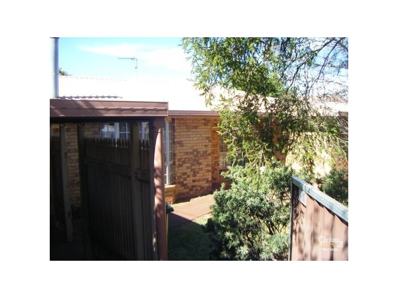 334 West Street, Kearneys Spring QLD 4350