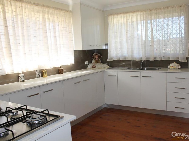 18 Catto Street, Centenary Heights QLD 4350