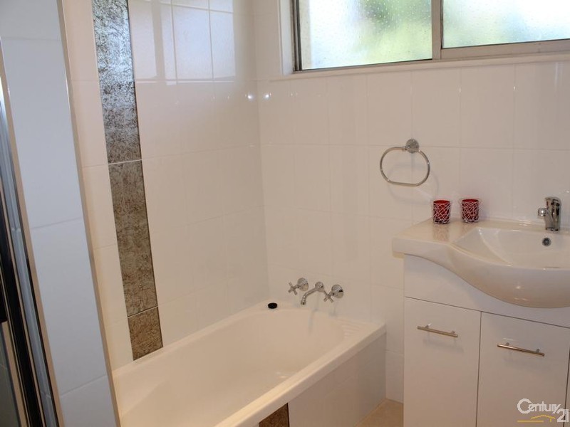 18 Catto Street, Centenary Heights QLD 4350