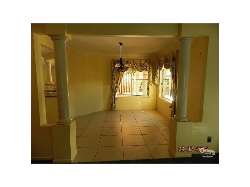 305 Ramsay Street, Middle Ridge QLD 4350