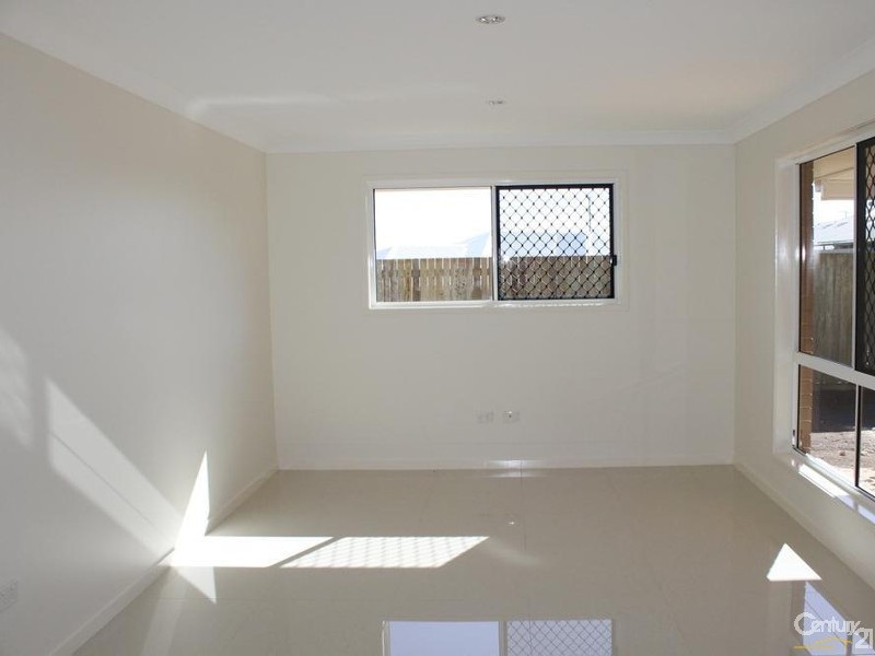 6 Chainey Court, Glenvale QLD 4350