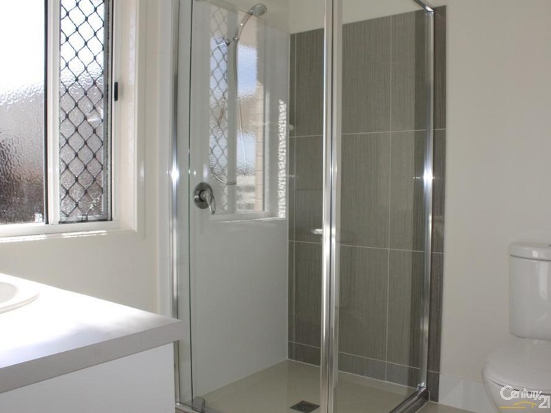 6 Chainey Court, Glenvale QLD 4350