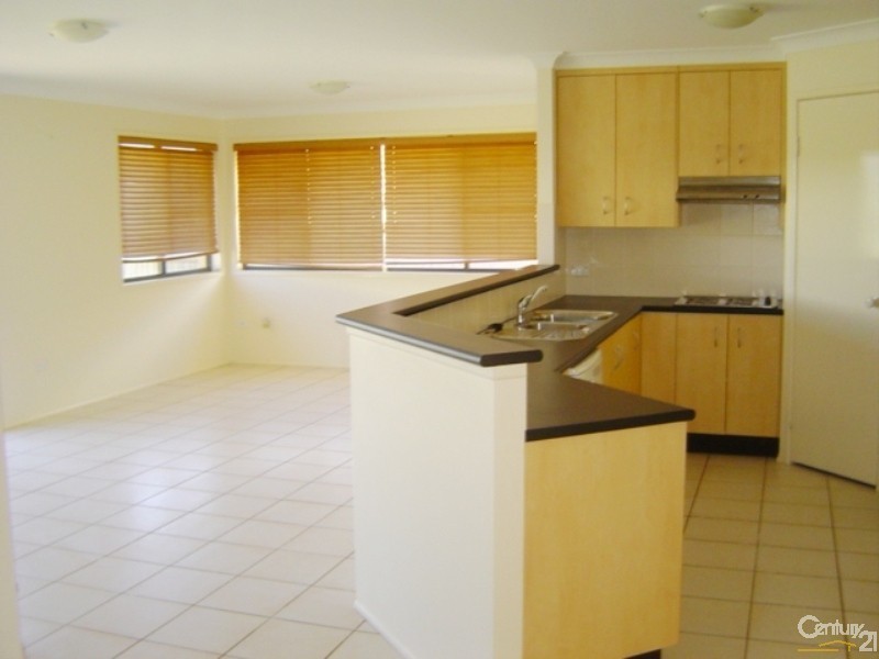 15 Holt Street, Middle Ridge QLD 4350