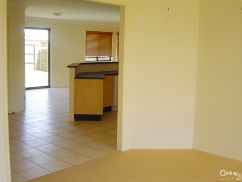 15 Holt Street, Middle Ridge QLD 4350