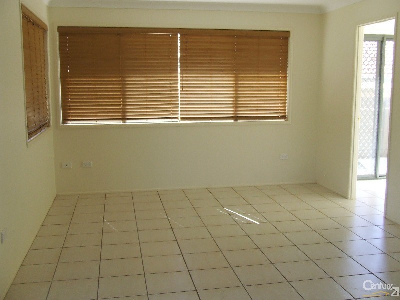 15 Holt Street, Middle Ridge QLD 4350