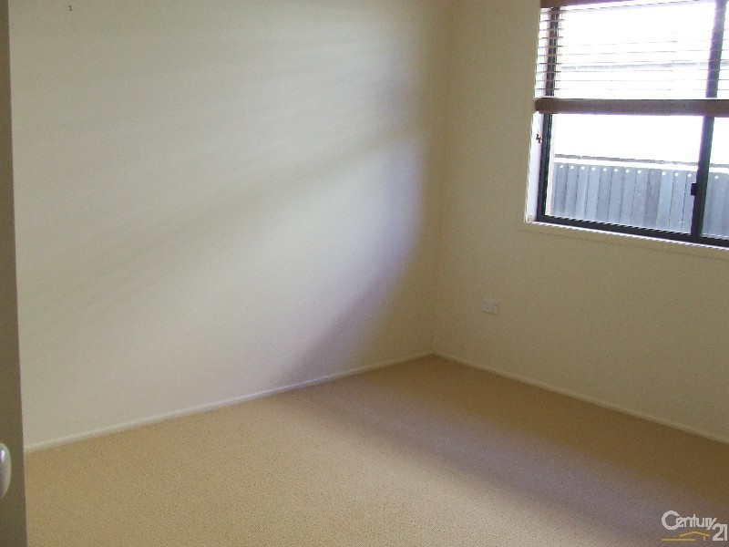 15 Holt Street, Middle Ridge QLD 4350