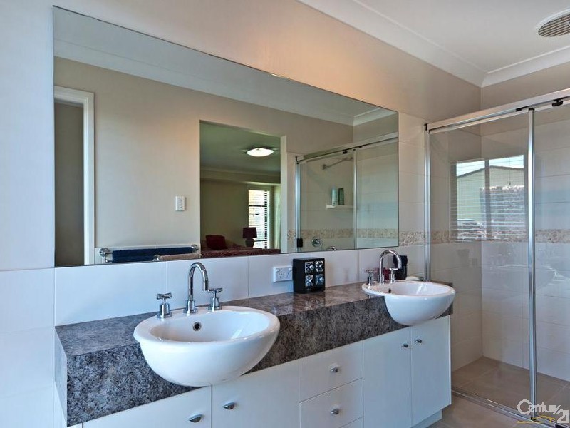 10 Bass Street, Cabarlah QLD 4352