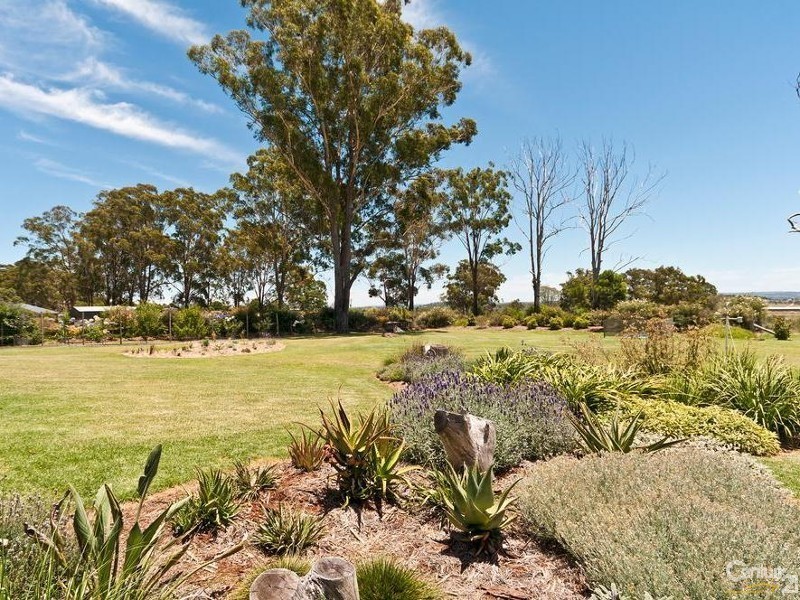 10 Bass Street, Cabarlah QLD 4352